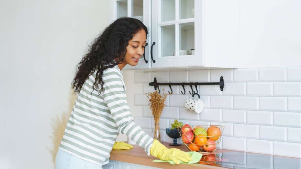 7 überraschende dinge im haushalt, die du viel seltener reinigen musst, als du denkst